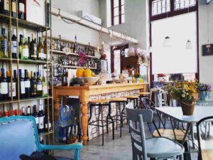 tortuga_art_cafe_wine_bar